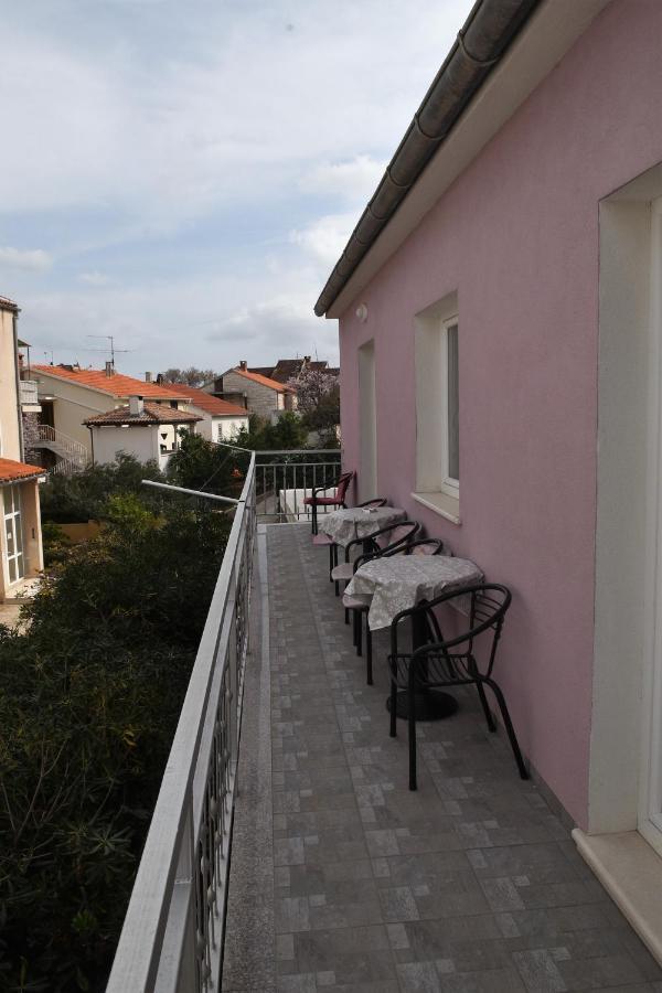 Apartment Manigo Supetar Ngoại thất bức ảnh