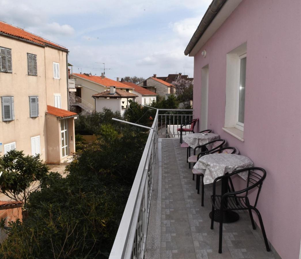 Apartment Manigo Supetar Ngoại thất bức ảnh