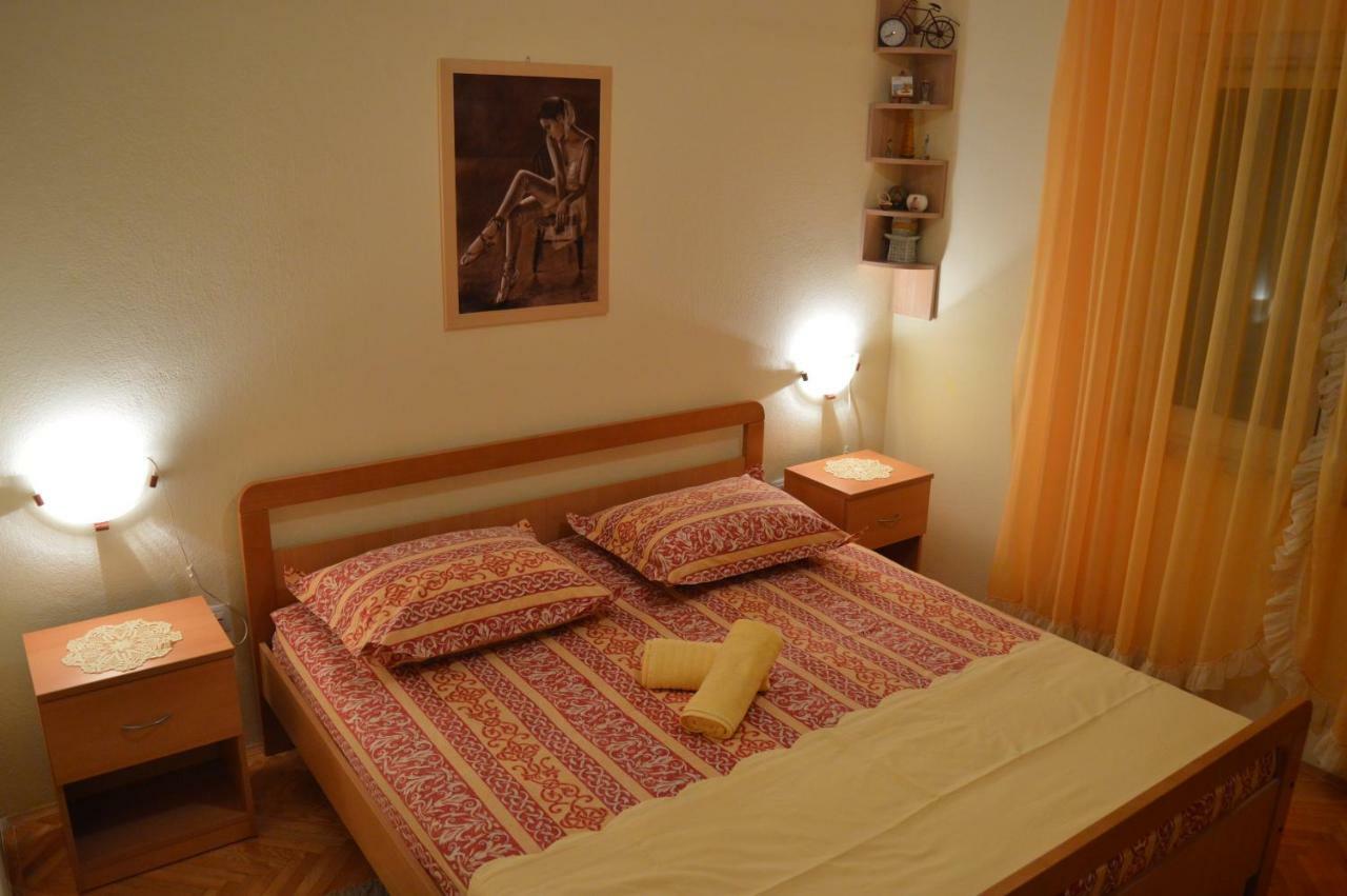 Apartment Manigo Supetar Ngoại thất bức ảnh